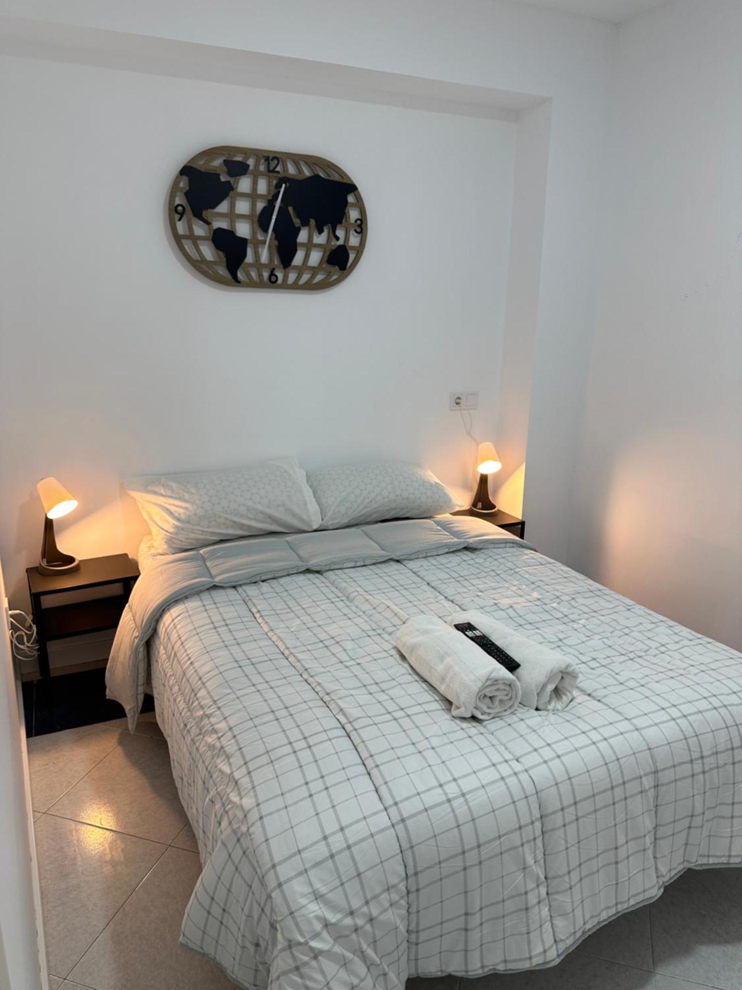 Rooms Mediavilla Madrid Esterno foto