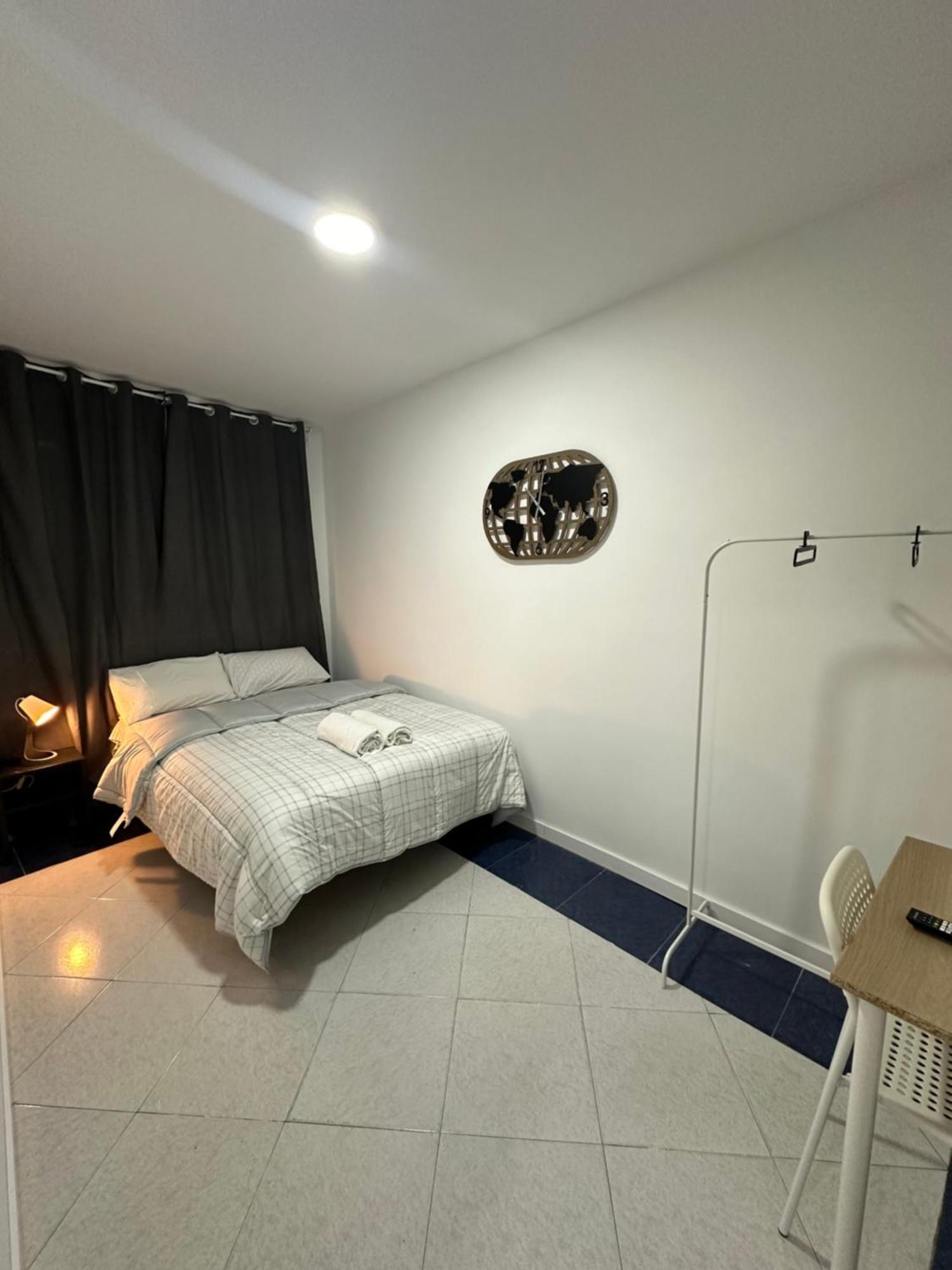Rooms Mediavilla Madrid Esterno foto
