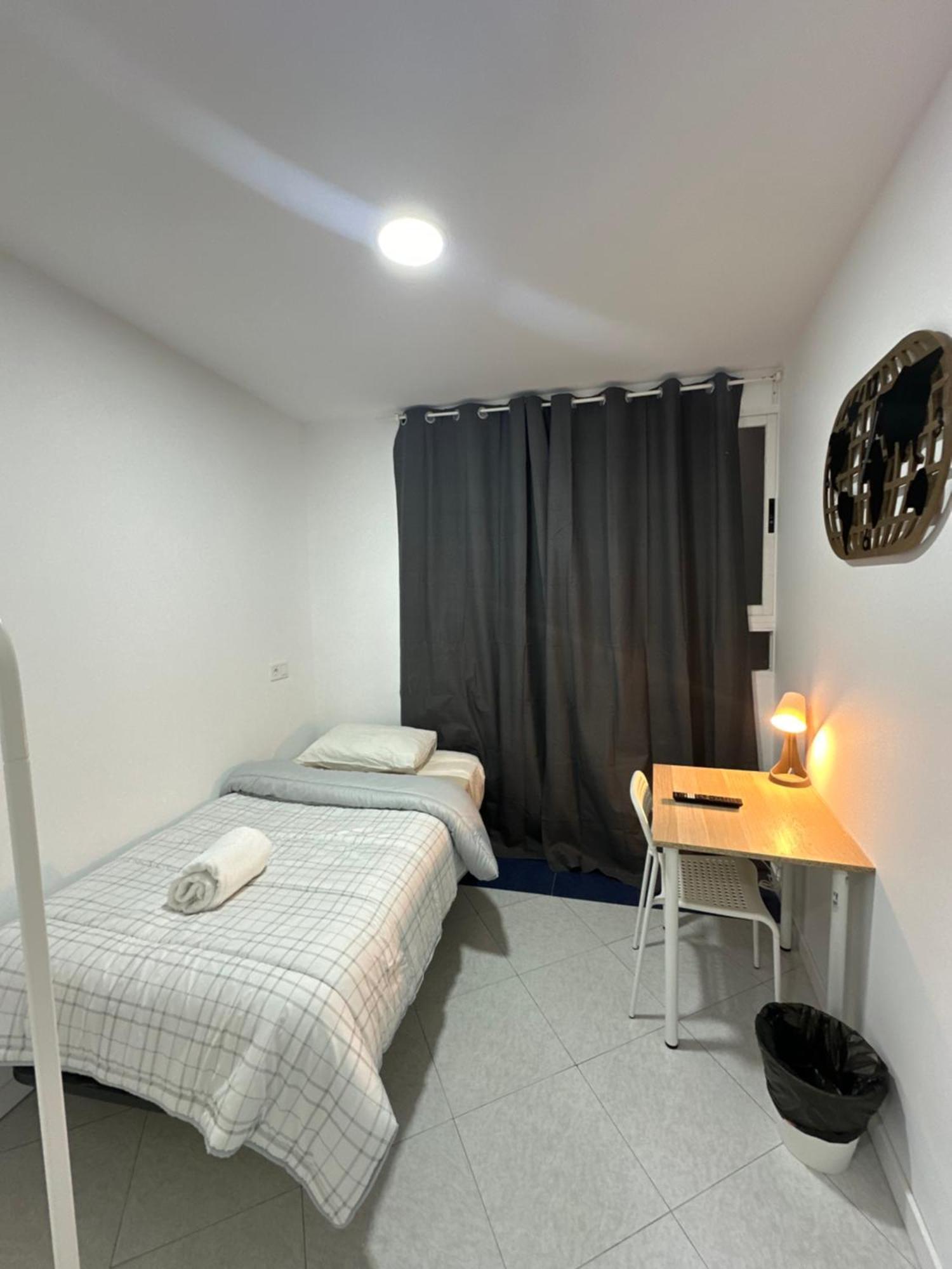 Rooms Mediavilla Madrid Esterno foto