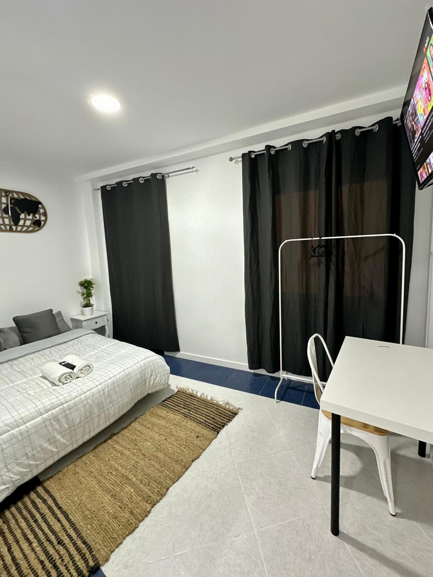 Rooms Mediavilla Madrid Esterno foto
