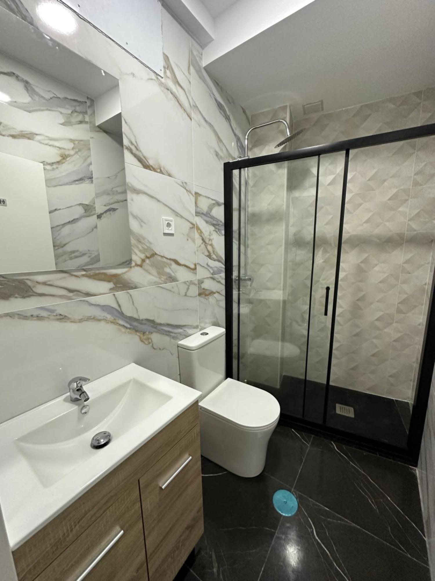 Rooms Mediavilla Madrid Esterno foto