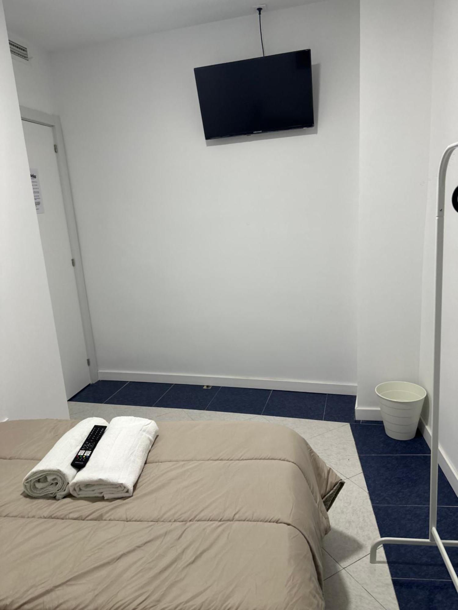 Rooms Mediavilla Madrid Esterno foto