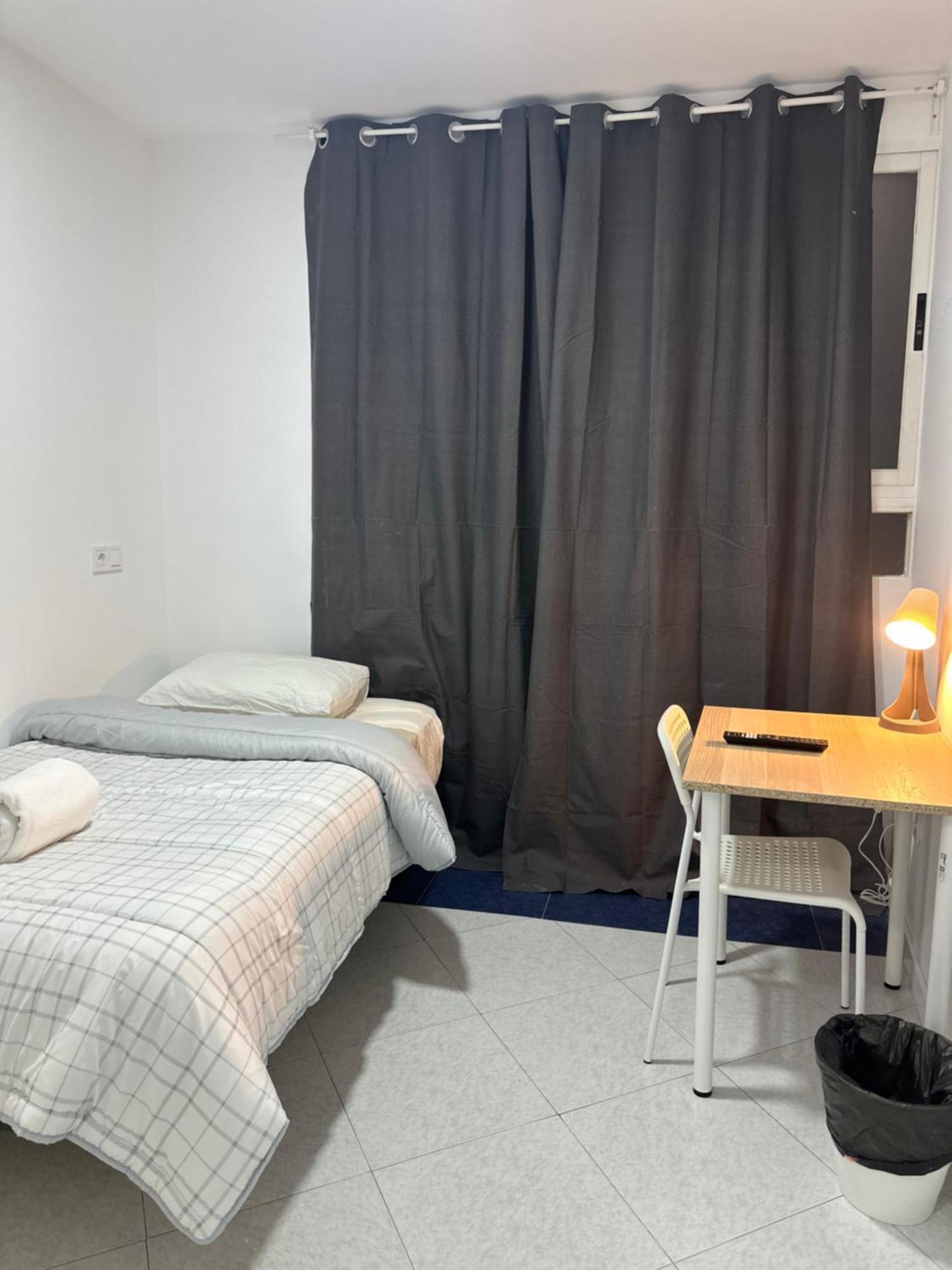 Rooms Mediavilla Madrid Esterno foto