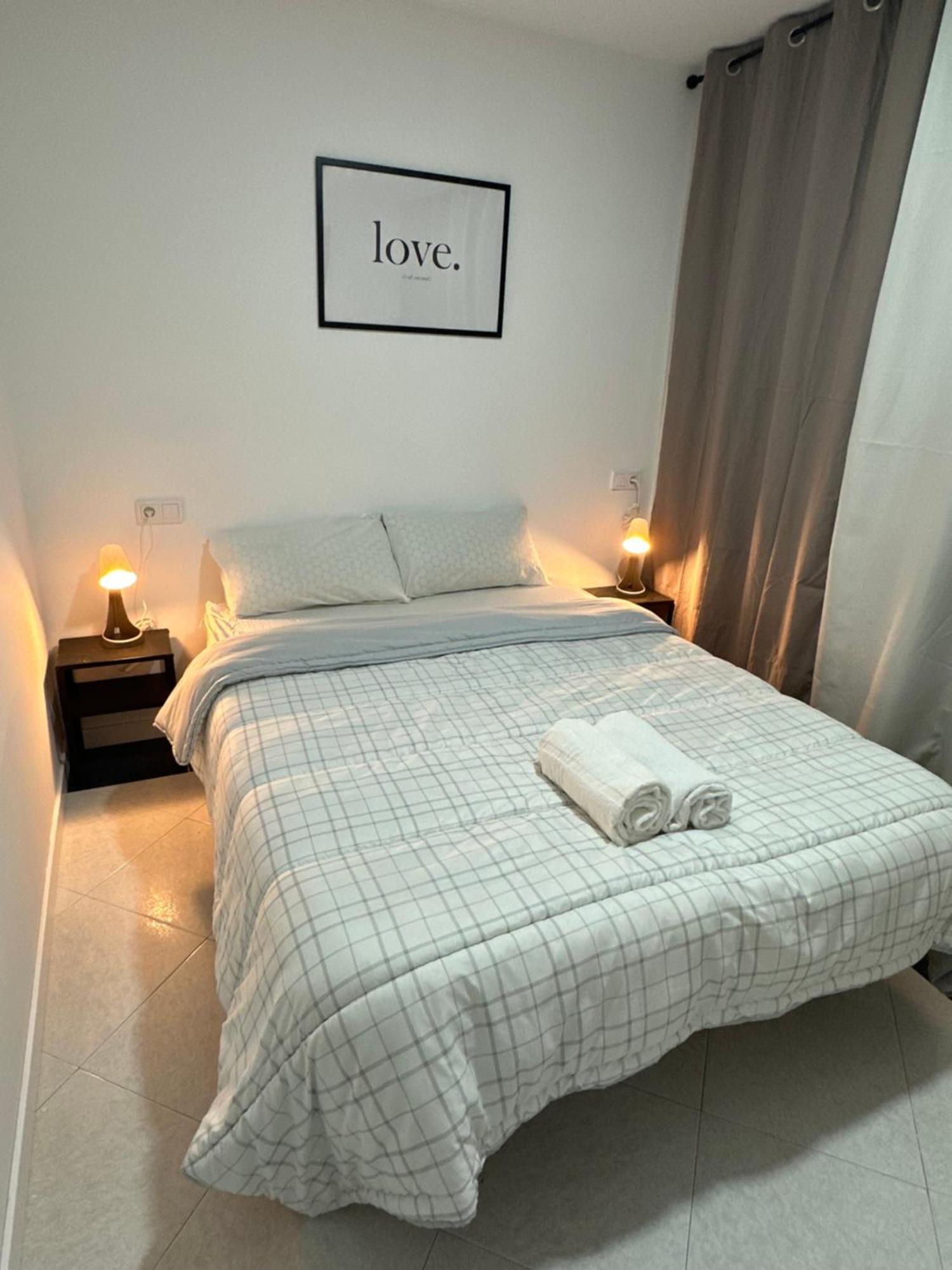 Rooms Mediavilla Madrid Esterno foto