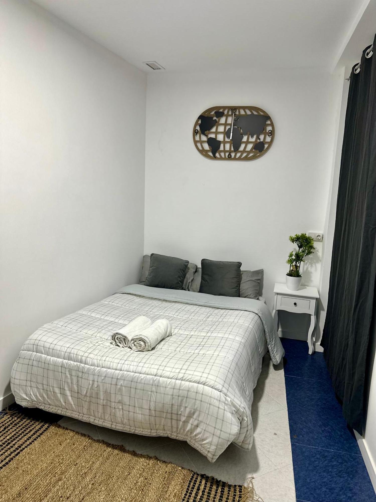Rooms Mediavilla Madrid Esterno foto
